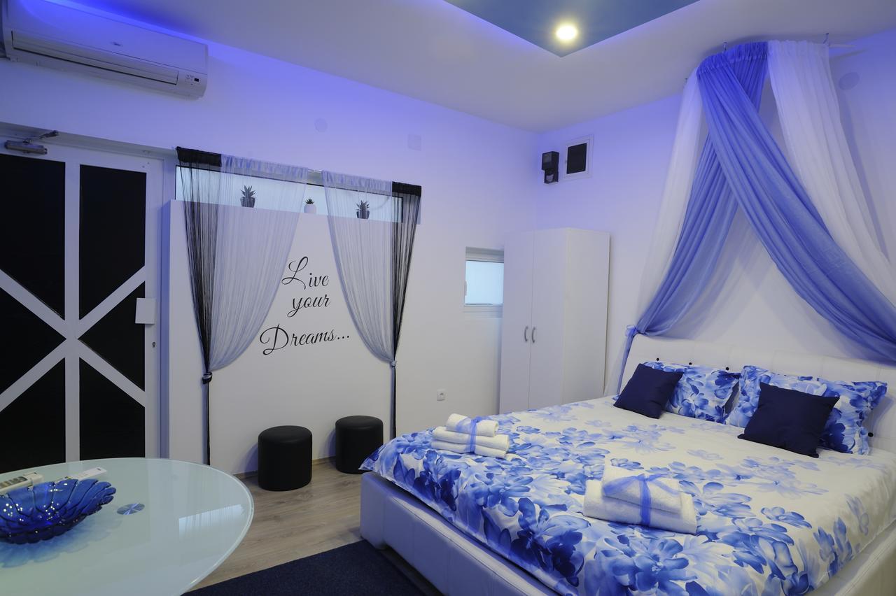 Apartment Rinaldi Lux Belgrado Esterno foto