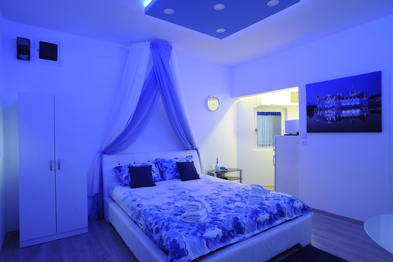 Apartment Rinaldi Lux Belgrado Esterno foto